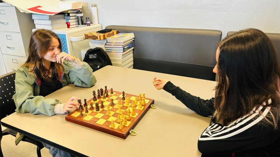 The 14-Year-Old Leading A New Generation Of Online Chess 