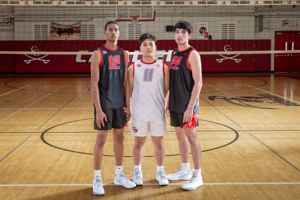 Captains Marco Molinet (left), Mariano Beytia (center) and Nicolas Delgado (right) pose to inaugurate an amazing season. 